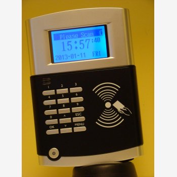 TERMINALE RILEVAZIONE PRESENZE CON LETTORE DI TESSERE RFID SVARUNO CON 2 TESSERE DI PROSSIMITA' A € 157,00
